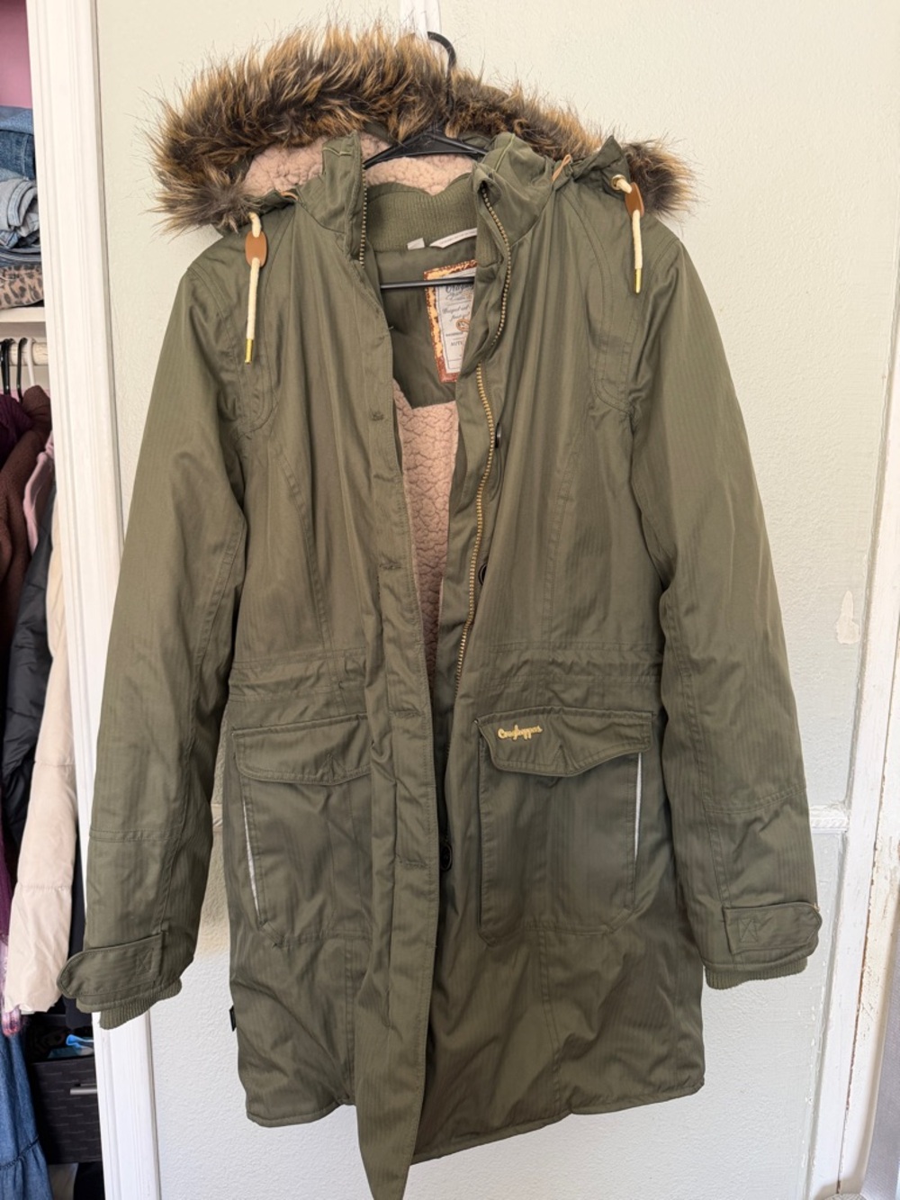 Craghoppers Olive Green Faux-Fur Trim Puffer Parka